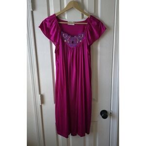Vtg VANITY FAIR Magenta PURPLE NIGHTGOWN Small Semi Sheer NYLON Paisley Applique